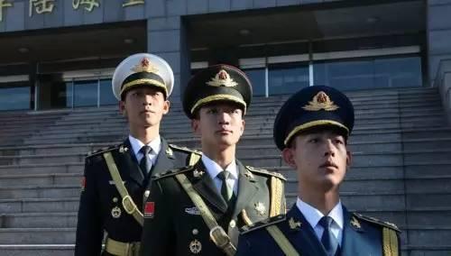 中国的军衔胸标等级及标志，历史沿革与制度解读，中国军衔胸标等级及制度解读，历史沿革与标志详解