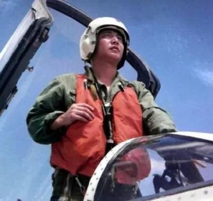 蛟龙突击队二人牺牲图片背后的英勇与牺牲，蛟龙突击队二人牺牲背后的英勇无畏与牺牲精神图片报道