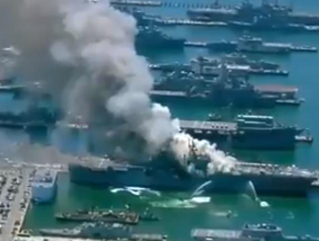 美军舰爆炸最新消息，事故原因及后续影响深度解析，美军舰爆炸最新动态，事故原因深度解析与后续影响探讨