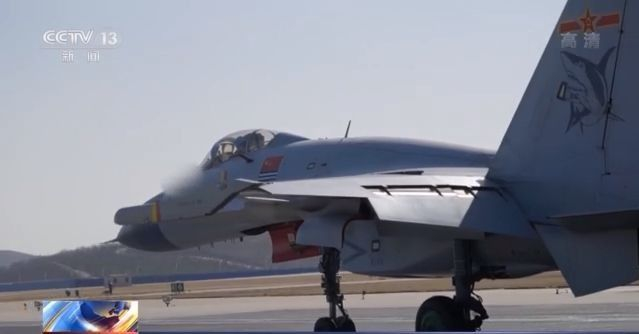揭秘歼-15战斗机机翼折叠背后的科技奇迹,揭秘歼-15战斗机机翼折叠背后的科技奥秘