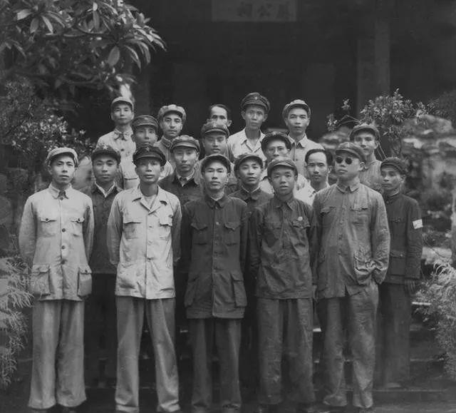 解放海南岛，李作鹏将军的英勇事迹与卓越贡献，李作鹏将军解放海南岛，英勇事迹与卓越贡献的传奇