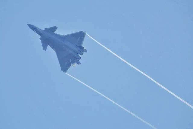 歼-20B首飞,中国空军新一代战机的腾飞之梦,歼-20B首飞成功,中国空军新一代战机腾飞梦实现