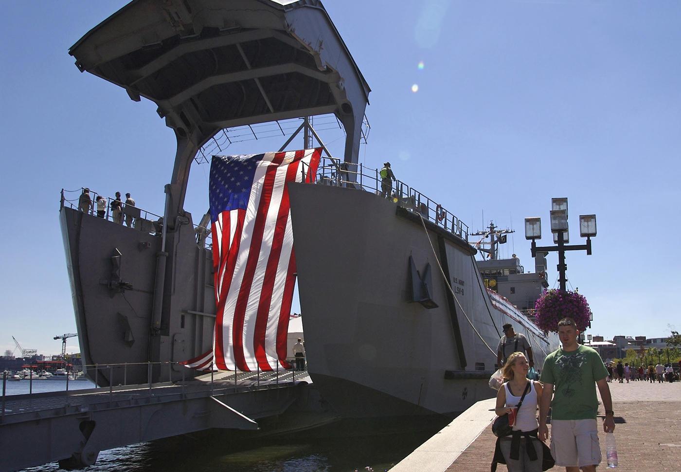 全球各国航母排水量对比研究，全球航母排水量对比研究，揭示各国海军实力差距