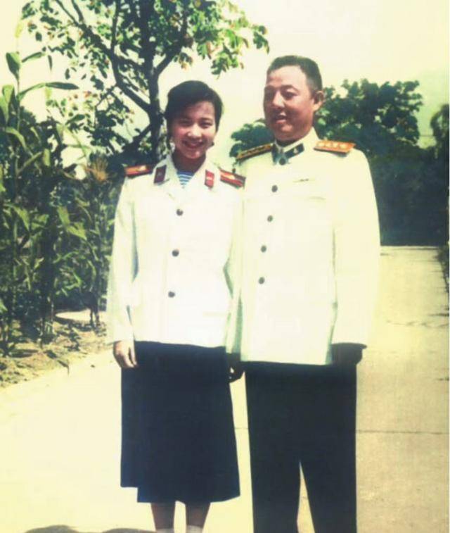 丁晓军将军的妻子，背后的支持与爱的力量，丁晓军将军妻子，背后的支持与爱的力量闪耀如光