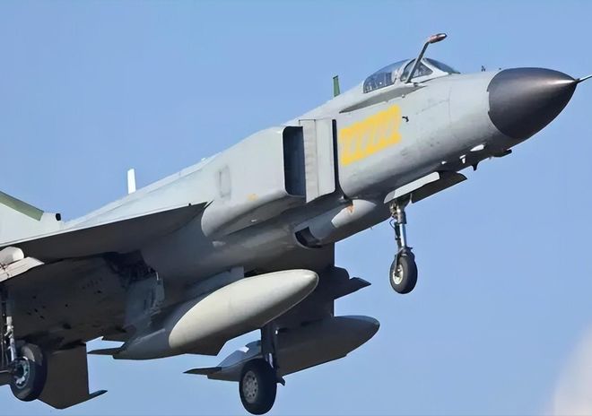 歼八B飞机,中国航空工业的骄傲,歼八B飞机,中国航空工业的辉煌骄傲