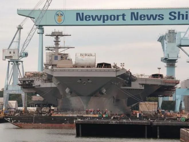 福特号航空母舰的三视图,探索现代海军力量的巅峰之作,福特号航空母舰三视图,现代海军力量的巅峰探索