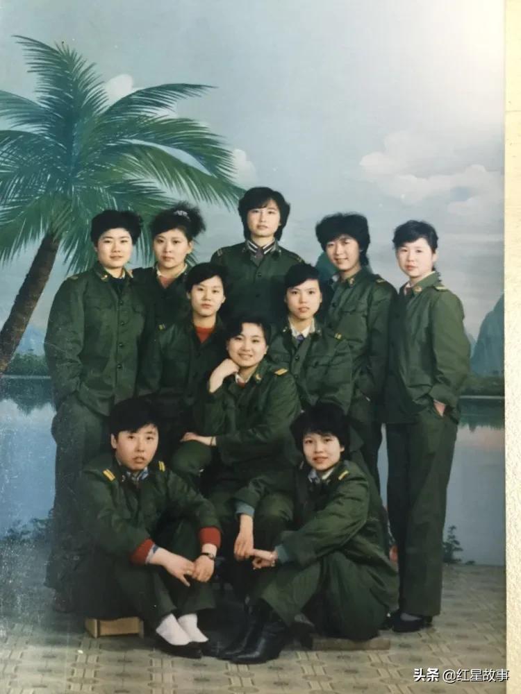 探索历史记忆，87式老式空军军服，探索历史记忆，揭秘87式老式空军军服的风采