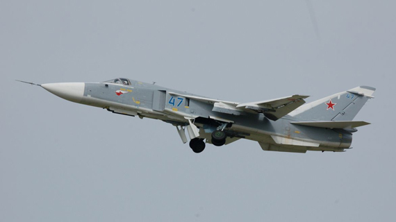 苏-24战斗轰炸机图片,历史、性能与战略价值的展现,苏-24战斗轰炸机,图片、历史、性能及战略价值全解析