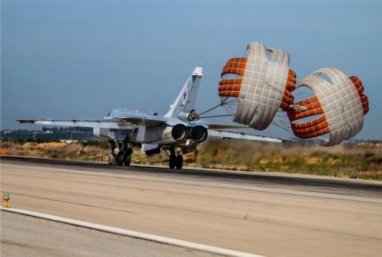 苏-24战斗轰炸机图片,历史、性能与战略价值的展现,苏-24战斗轰炸机,图片、历史、性能及战略价值全解析