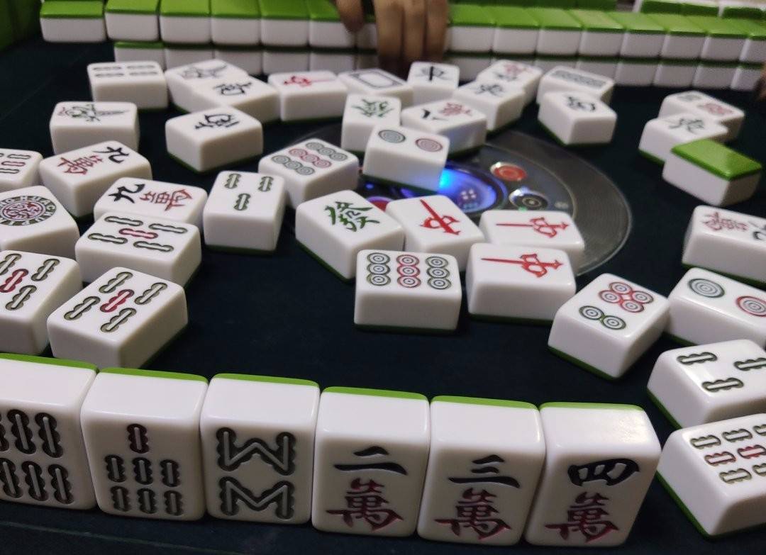 今天打麻将坐哪个位置——探寻最佳运势方位，探寻今日麻将最佳运势方位，坐哪个位置更有利？