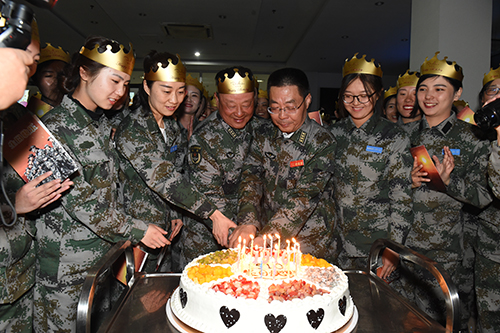 庆祝辉煌历程,70周年阅兵中女民兵方队的耀眼领队,庆祝辉煌历程,女民兵方队耀眼领队引领70周年阅兵风采