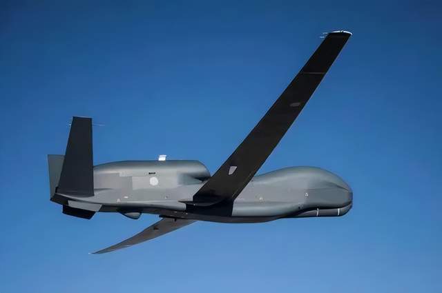 The Global Hawk Unmanned Aerial Vehicle: A Pioneering Tool for Modern Surveillance and Intelligence,Global Hawk无人机,现代监控与情报领域的先锋工具