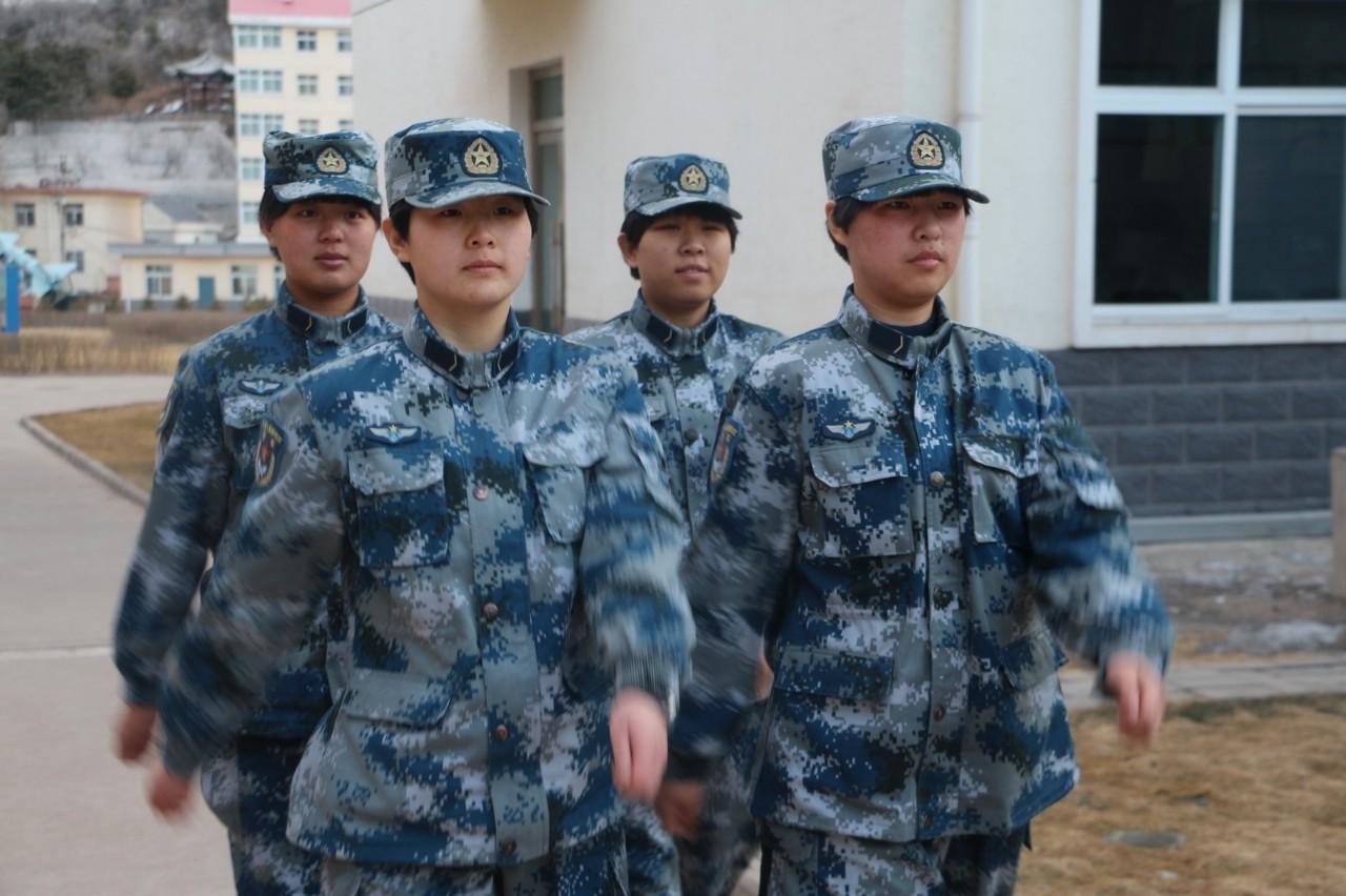 军官与士官帽子图片,历史、象征与差异,军官与士官帽子详解,历史背景、象征意义及差异图片展示