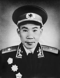 关于中国人民解放军陆军第21军第62师第185团历任团长的事迹与贡献,中国人民解放军陆军第21军第62师第185团历任团长的事迹与功勋概览