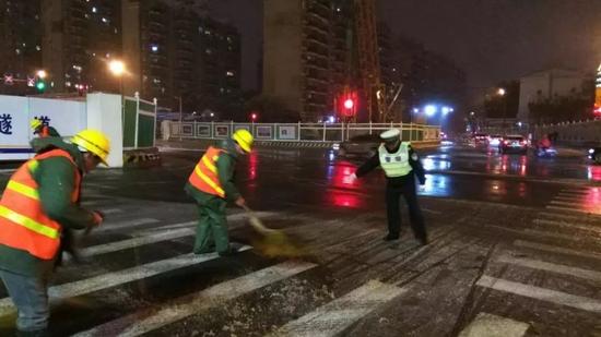 上海昨天发生重大交通事故,深度分析与反思,上海重大交通事故的背后,深度分析与反思