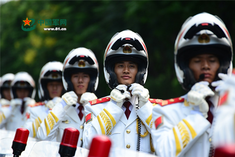国宾护卫队护航车队,荣耀与责任的象征,国宾护卫队荣耀护航,责任与荣耀的象征