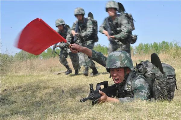 揭秘十四集团军直属侦察营,精英部队的尖兵利刃,揭秘十四集团军直属侦察营,精英尖兵利刃的传奇之旅