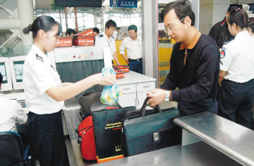 飞机安检，守护空中安全的坚实屏障，飞机安检，守护空中安全的坚固防线