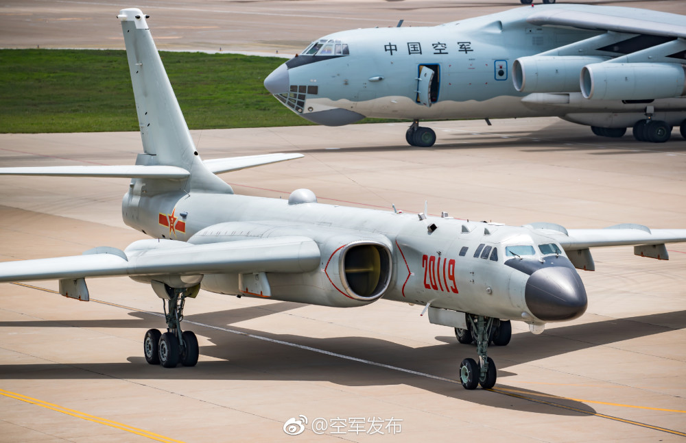 轰6K与B-52,空中巨龙的对比观察,轰6K与B-52,空中巨龙的深度对比观察