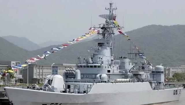 舷号523,一段传奇的航海之旅,舷号523的传奇航海之旅