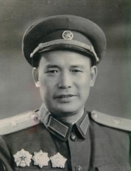 参谋长与政委,军事体系中的两大核心角色,究竟谁更大?,军事体系中的权力对比,参谋长与政委,谁更大?