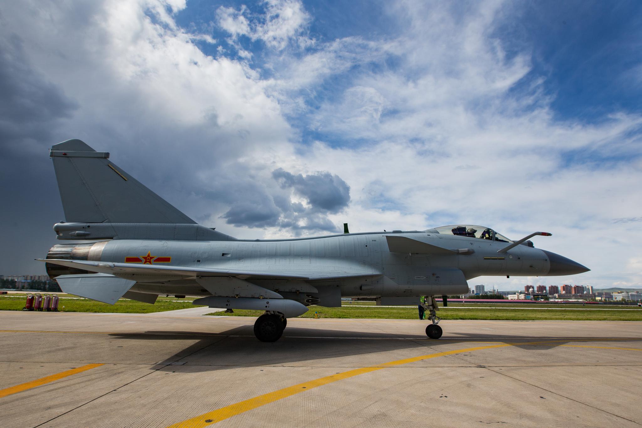 歼-10战斗机退役时间,探讨与解析,歼-10战斗机退役时间探讨与解析