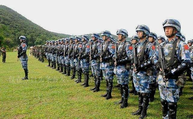 星空迷彩服，海陆空三军服饰的星空之谜，星空迷彩服揭秘，海陆空三军服饰的奥秘