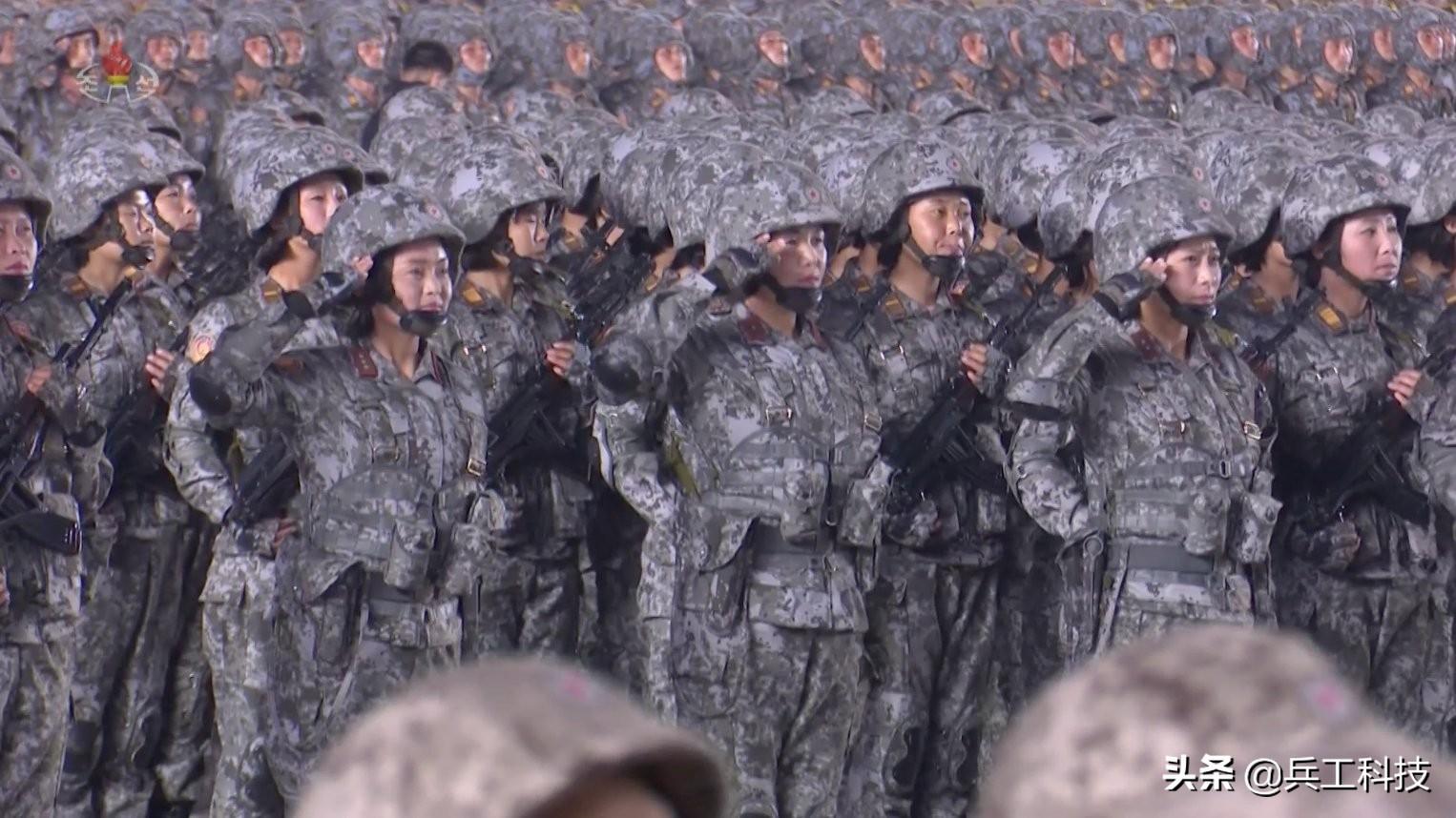 星空迷彩服,海陆空三军服饰的星空之谜,星空迷彩服揭秘,海陆空三军服饰的奥秘