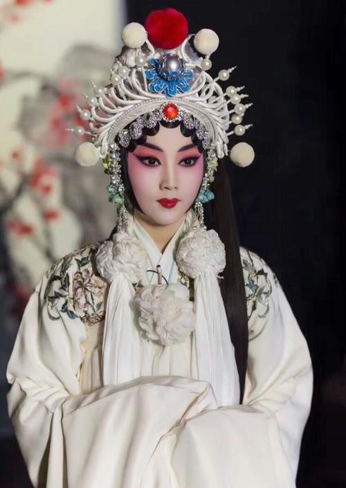 演员丁晓君个人简历,丁晓君的个人简历介绍