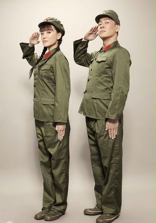 女式军装大全图片,时尚与力量的完美结合,女式军装大全图片,时尚与力量的绝美融合风采