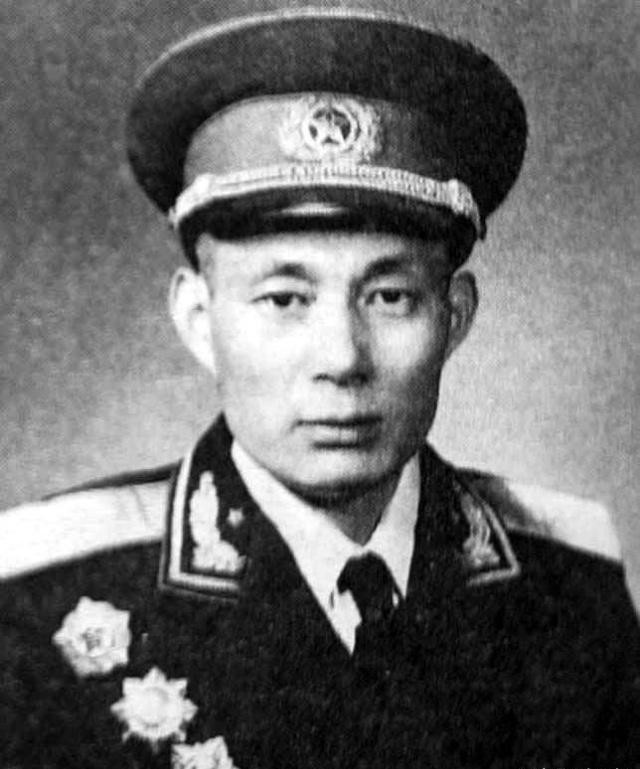 关于中国人民解放军陆军第XXX集团军第XXX师历任师长的研究文章，中国人民解放军陆军第XXX集团军第XXX师历任师长研究概览