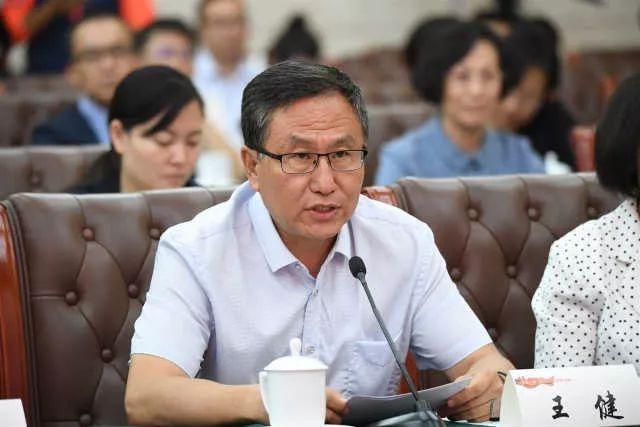 世界新闻周刊2000年第一期三大热点事件深度解析,世界新闻周刊2000年第一期三大热点事件深度剖析