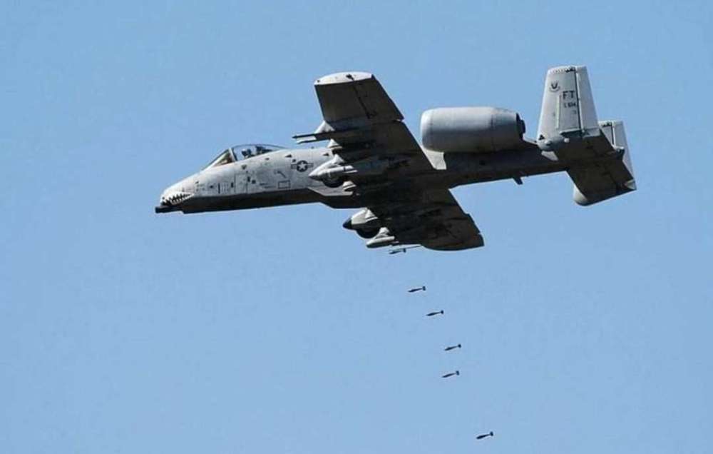 揭秘A-10攻击机的性能特点,揭秘A-10攻击机的强悍性能特点