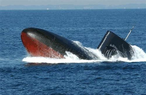 半潜船通过改变哪些要素实现上浮与下沉,半潜船实现上浮与下沉的关键要素解析