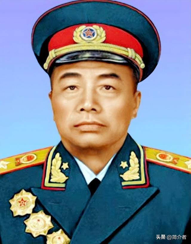 黄峰辉总参谋长简历——一位杰出军事领导者的成长历程,黄峰辉总参谋长,杰出军事领导者的成长之路简历揭秘