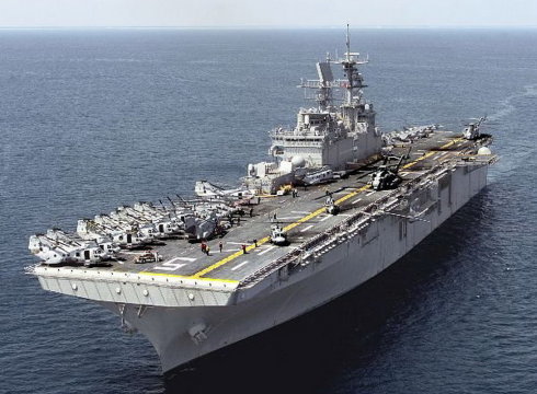 日本黄蜂级两栖攻击舰，现代海战的多面手，日本黄蜂级两栖攻击舰，现代海战的多功能先锋