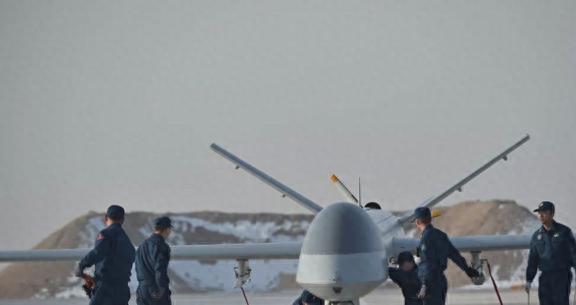 2023年中国空军题材电影的展望与期待，2023年中国空军题材电影的展望与期待，腾飞之翼