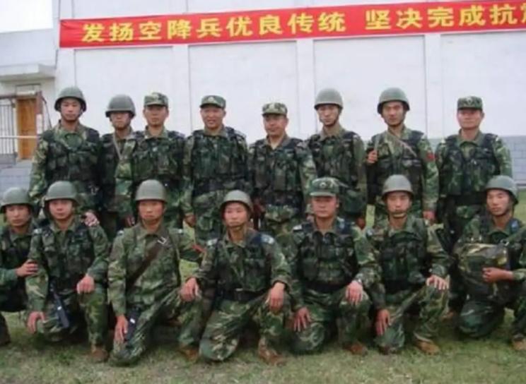 空降兵第15军各旅旅长概览,空降兵第15军各旅旅长概览及职责解析