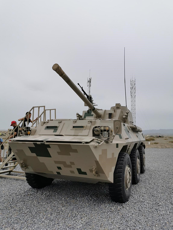 中国新型120毫米自行迫榴炮，现代战场上的火力巨擘，中国新型120毫米自行迫榴炮，现代战场上的火力霸主