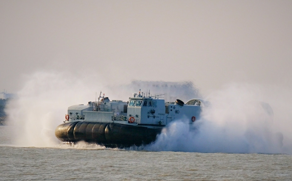 气垫登陆艇的作战特点,气垫登陆艇的作战特性解析