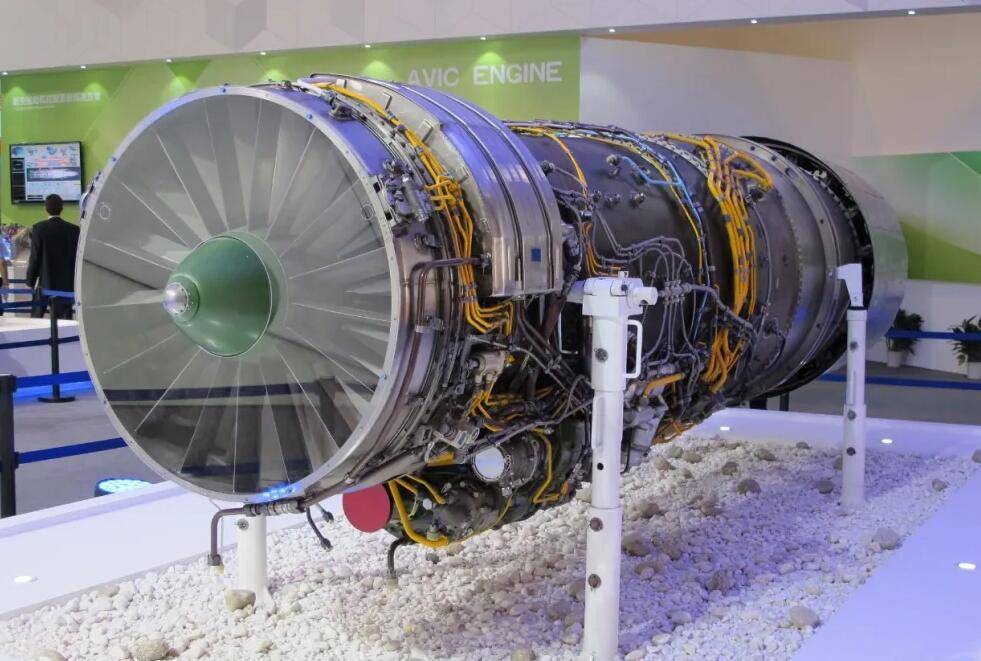 涡扇发动机,涡扇18与涡扇15的深入比较,涡扇发动机深度解析,涡扇18与涡扇15性能对比