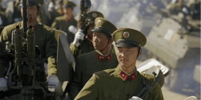 揭秘85式军服照片，历史与荣耀的见证，揭秘85式军服照片，历史与荣耀的见证时刻