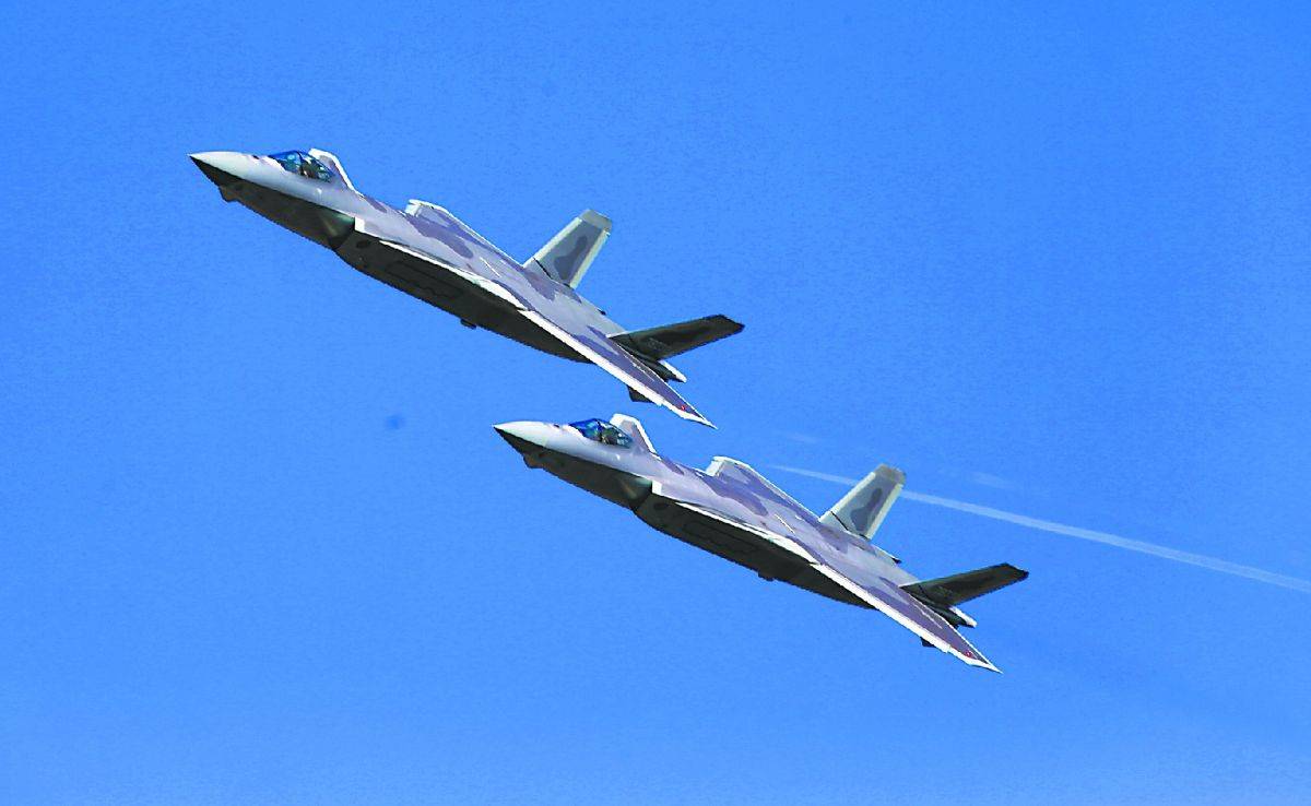 中国空军装备的第四代隐形战斗机,引领新时代空中力量的先锋,中国第四代隐形战斗机引领空中力量新时代先锋