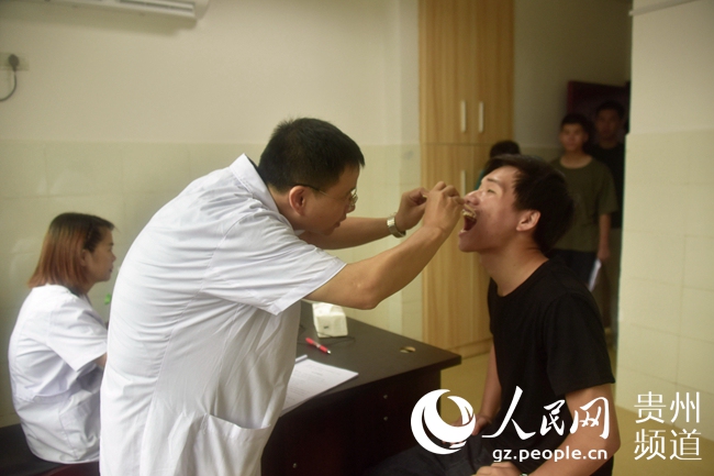 男当兵体检，一道关乎国家与个人的重要关口，男兵体检，国家与个人安全的重要保障