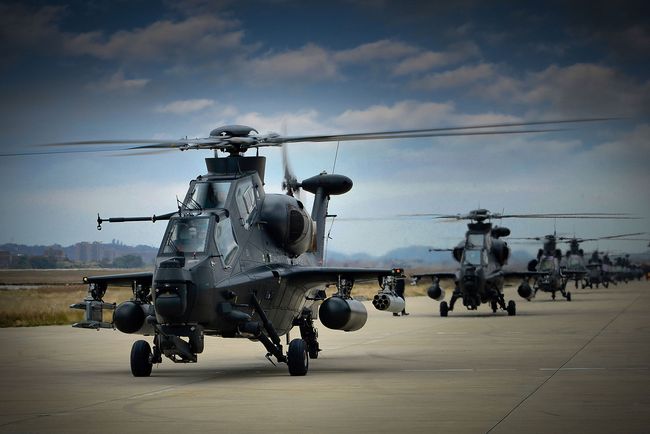 阿帕奇直升机与武直-19,空中力量的独特组合,阿帕奇直升机与武直-19,空中力量的卓越组合