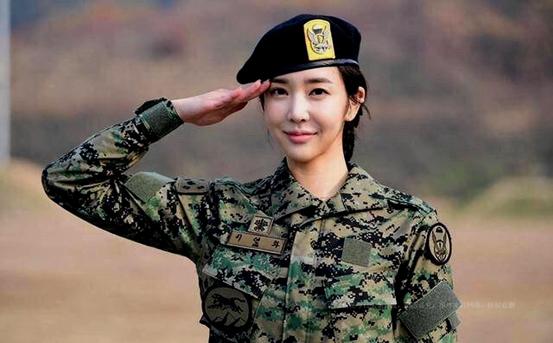 揭秘神秘的海洋巨兽，揭秘中国海军辽宁舰（原瓦良格）的前世今生与身份之谜，揭秘海洋巨兽，中国海军辽宁舰（瓦良格）前世今生与身份之谜探索