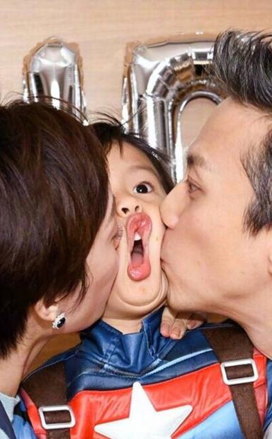 关于关晓彤与鹿晗的传闻,第一次的情感经历是否彼此给予,关晓彤与鹿晗情感历程揭秘,初次经历是否彼此启迪?