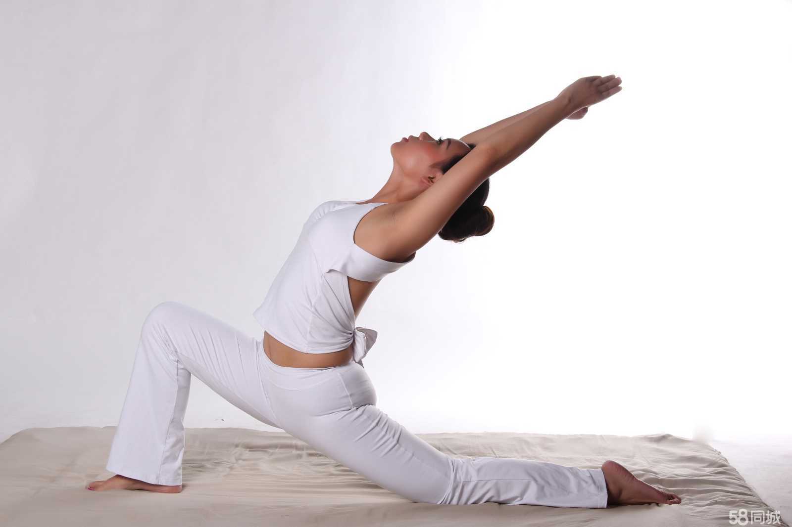 瑜伽从哪里开始学起,探索瑜伽的入门之路,瑜伽入门指南,从基础开始探索瑜伽之路