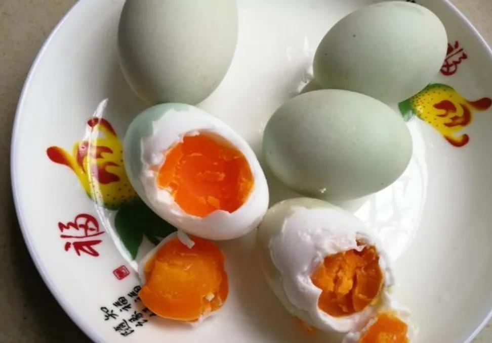 咸鸭蛋的腌制方法,咸鸭蛋的腌制方法与技巧