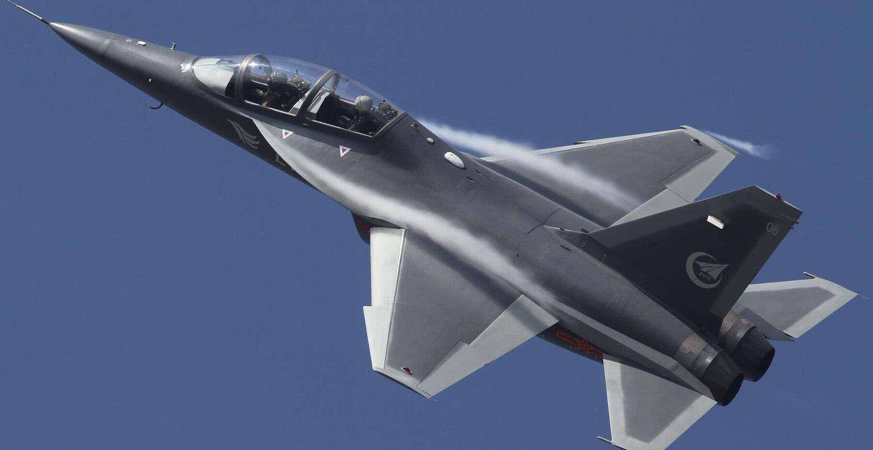 L15教练机空重,探究其设计背后的理念与特点,L15教练机轻盈之秘,设计理念与特点探究